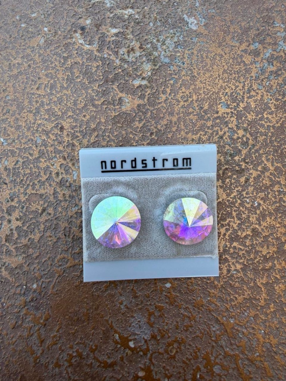 NEW Vtg Nordstrom iridescent purple and silver stud earrings #festival